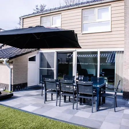 Breeze-vakantiewoning Zee & Polder Met Tuin, Dicht Bij Zee بيت للعطل *